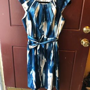 Calvin Klein A-line dress with side pockets and belt! Like new condition